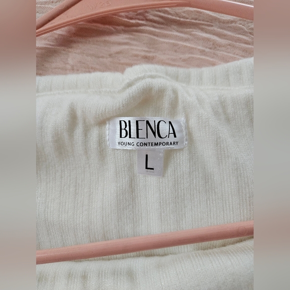 Off-Shoulder Ribbed Knit Top - Picture 2 of 2